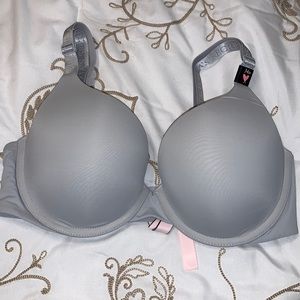 Victoria's Secret T-Shirt Push-Up 34 D